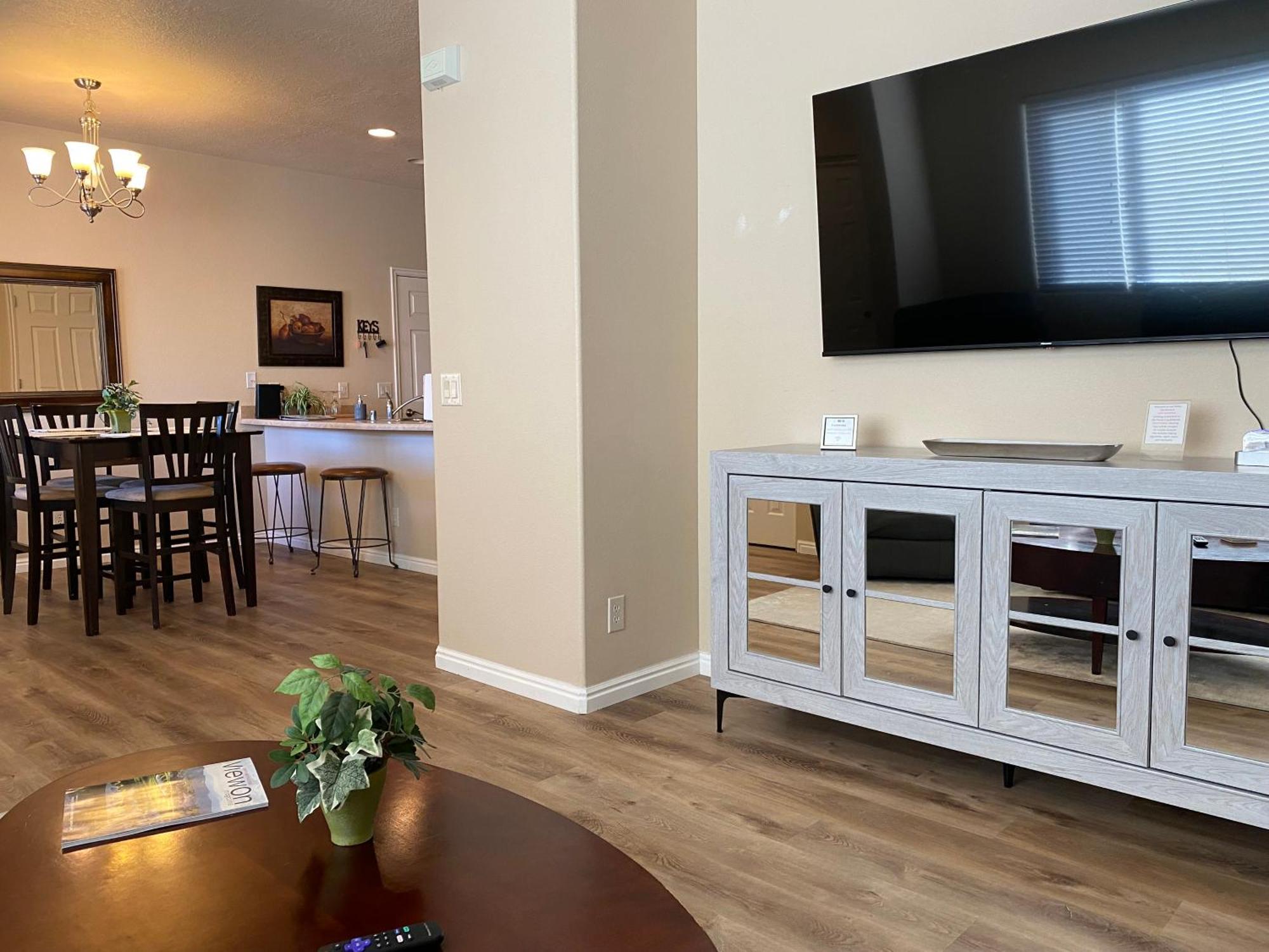 Luxurious Condo At The Springs By Cool Properties 메스키트 외부 사진
